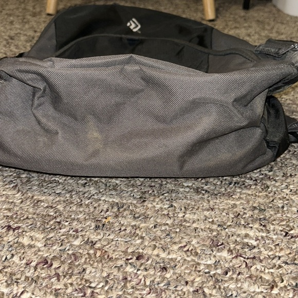 🛍️FOUR 4 THIRTY🛍️ Men’s Black Gray Multi-Zip Laptop Multi-Pockets Backpack - Picture 4 of 9